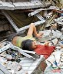 ハイチ大地震、１６歳少女１５日ぶり救出