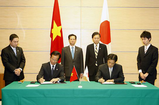 Hai vị Đại sứ Nhật Bản và trăn trở Việt Nam